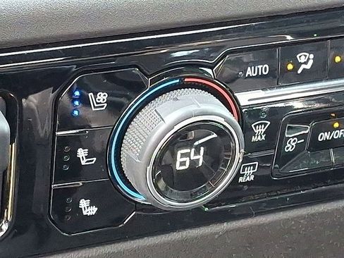 Used 2024 Chevrolet Silverado 1500 High Country w/ Technology Package image 22