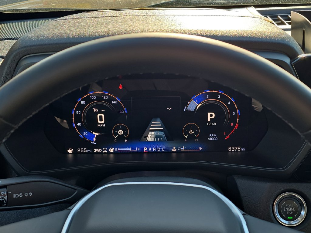 Used 2025 Chevrolet Colorado Trail Boss AWD/4WD image 17