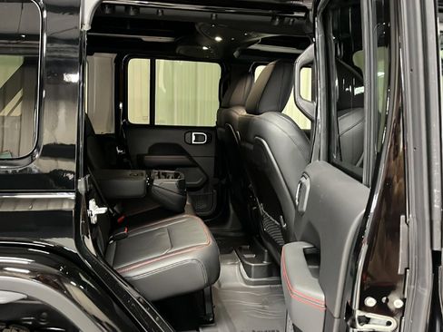 New 2026 Jeep Wrangler Unlimited Rubicon image 13