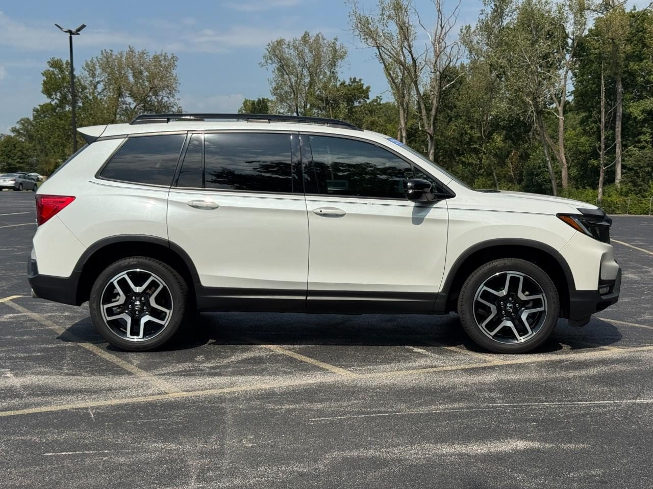 Certified 2022 Honda Passport Elite image 3