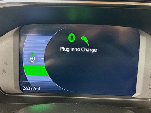 Used 2023 Chevrolet Bolt EUV LT w/ Driver Confidence Package image 6