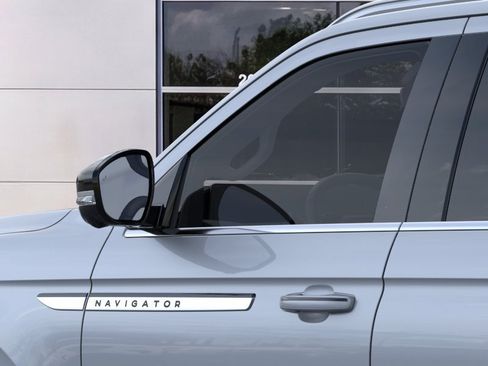 New 2026 Lincoln Navigator Reserve AWD/4WD image 20
