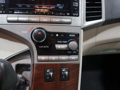 Used 2012 Toyota Venza XLE FWD image 27