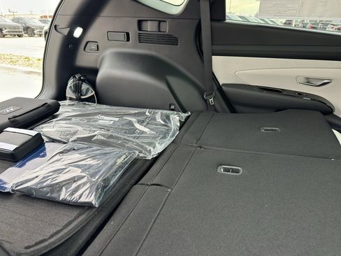 New 2026 Hyundai Tucson Limited image 40