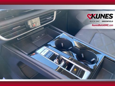 Used 2024 Volkswagen Atlas SE image 27