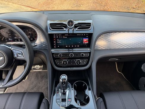 Used 2023 Bentley Bentayga Speed image 4