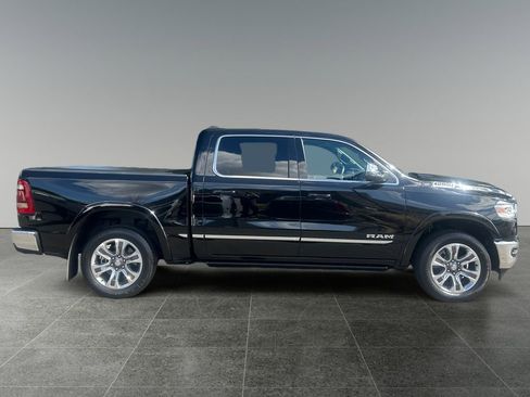 Used 2024 RAM 1500 Limited AWD/4WD image 8