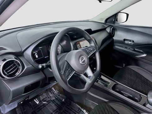 Used 2022 Nissan Kicks SV FWD image 8