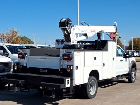 New 2025 Ford F550 4x4 SuperCab Super Duty image 4