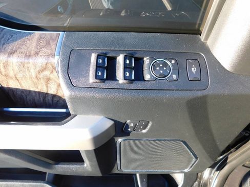 Used 2017 Ford F350 Lariat w/ Lariat Ultimate Package AWD/4WD image 19