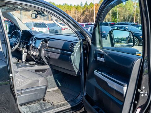 Used 2021 Toyota Tundra SR5 w/ Trail Edition image 11