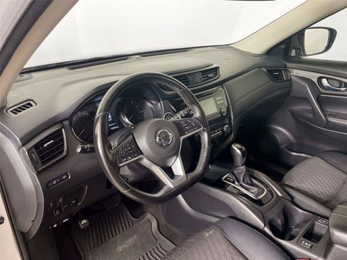 Used 2017 Nissan Rogue SV AWD/4WD image 22