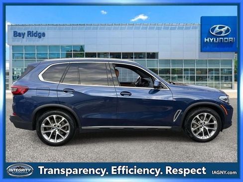 Used 2023 BMW X5 xDrive40i w/ Premium Package image 2