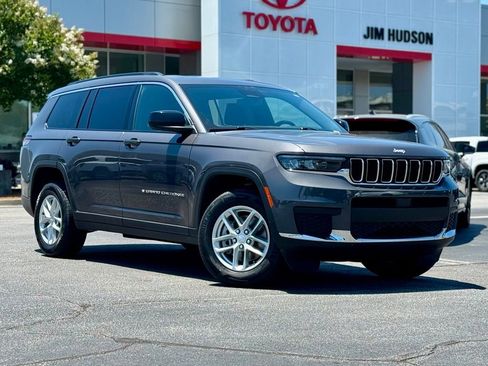 Used 2024 Jeep Grand Cherokee L Laredo RWD image 2