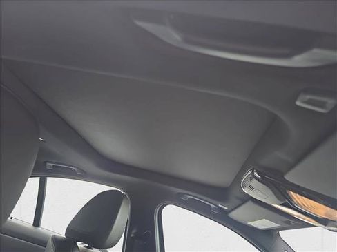 Used 2024 BMW 330e w/ Convenience Package image 23