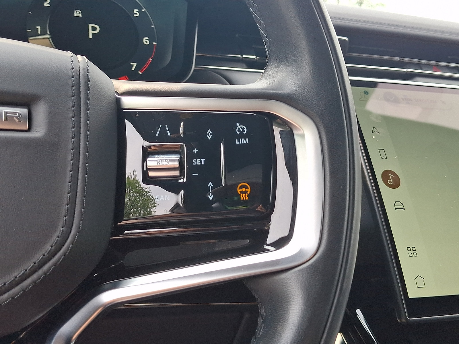 Used 2023 Land Rover Range Rover Sport SE AWD/4WD image 19