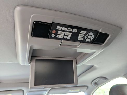 Used 2017 Honda Pilot Touring image 12