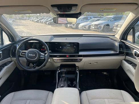 Used 2025 Kia Sorento S FWD image 20