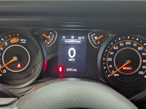 Certified 2026 Jeep Wrangler Sport AWD/4WD image 13