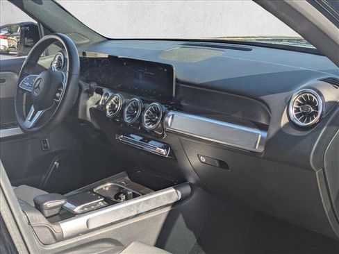Certified 2022 Mercedes-Benz GLB 250 image 22