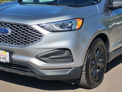 Used 2024 Ford Edge SE image 7
