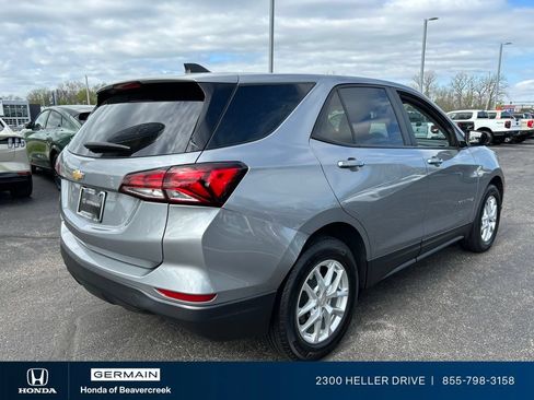Used 2024 Chevrolet Equinox LS w/ LS Convenience Package FWD image 8