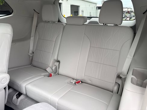 New 2026 Buick Enclave Avenir w/ Super Cruise Package FWD image 29