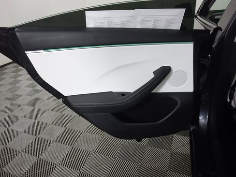 Used 2025 Tesla Model 3 Long Range image 27