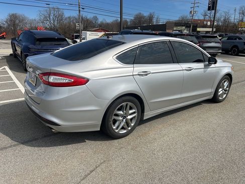 Used 2016 Ford Fusion SE w/ Equipment Group 202A image 6