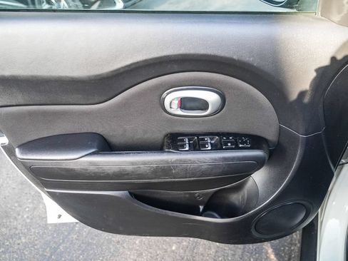 Used 2017 Kia Soul + FWD image 21