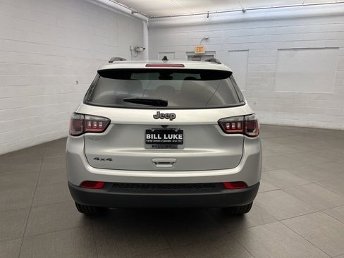 New 2025 Jeep Compass Latitude w/ Sun & Sound Group image 4