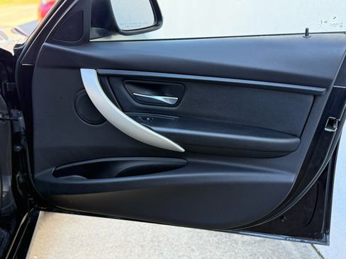 Used 2018 BMW 320i xDrive Sedan w/ Convenience Package image 42