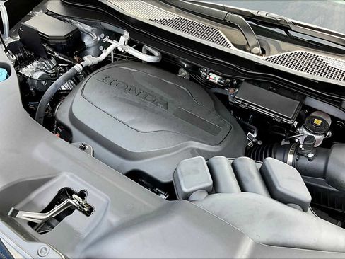 Used 2025 Honda Ridgeline TrailSport image 17