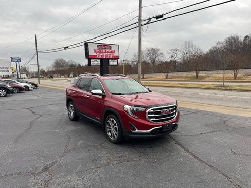 Used 2018 GMC Terrain SLT image 1