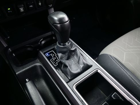 Used 2023 Toyota Tacoma TRD Off-Road w/ Technology Package AWD/4WD image 21