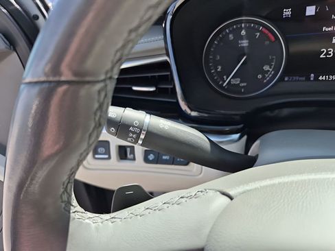 Used 2023 Cadillac XT6 Premium Luxury w/ Technology Package image 36