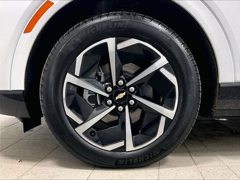 Used 2025 Chevrolet Equinox EV LT image 7