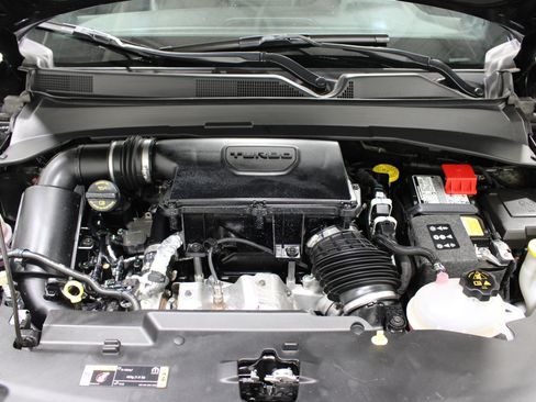 Used 2025 Jeep Compass Latitude AWD/4WD image 37
