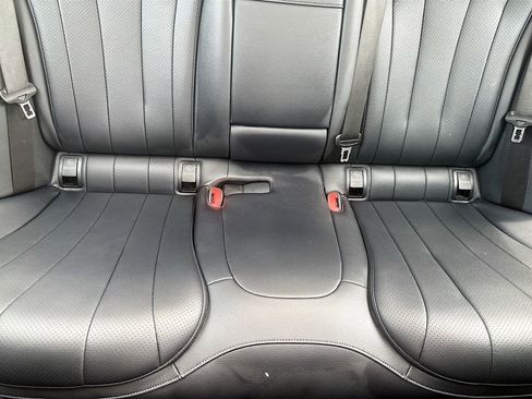 Used 2024 Mercedes-Benz E 350 4MATIC Sedan image 22