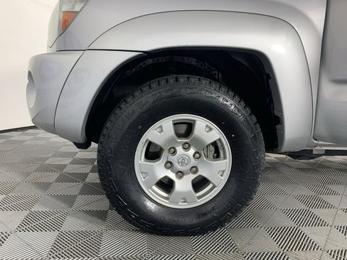 Used 2011 Toyota Tacoma 4x4 Double Cab w/ TRD Off-Road Pkg image 11