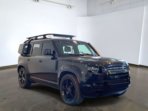 Used 2022 Land Rover Defender 110 X-Dynamic HSE AWD/4WD image 3