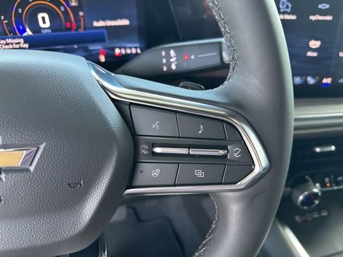 New 2025 Chevrolet Suburban Premier image 23