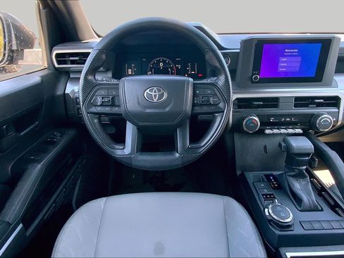 Certified 2025 Toyota Tacoma SR5 AWD/4WD image 5