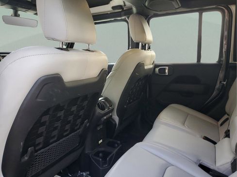 Used 2022 Jeep Gladiator Mojave w/ LED Lighting Group AWD/4WD image 5