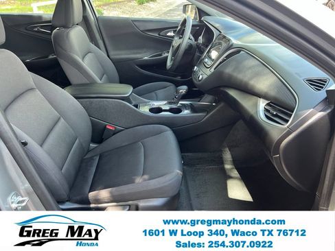 Used 2025 Chevrolet Malibu LT FWD image 12