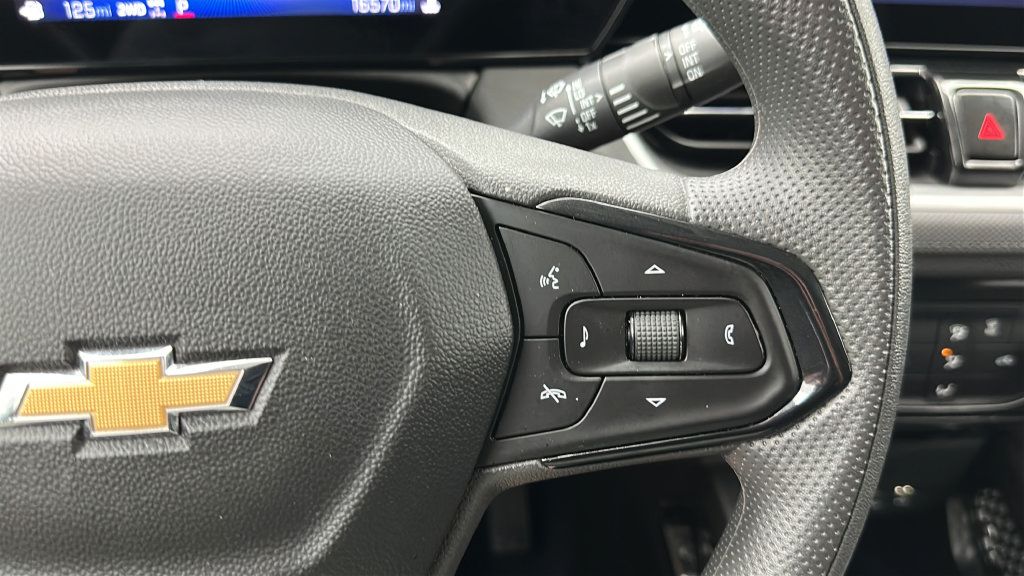 Used 2025 Chevrolet TrailBlazer LT w/ Driver Confidence Package AWD/4WD image 18