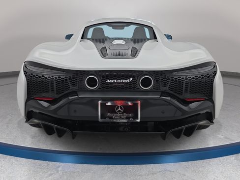 Used 2023 McLaren Artura RWD image 6