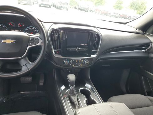 Used 2023 Chevrolet Traverse LT FWD image 13