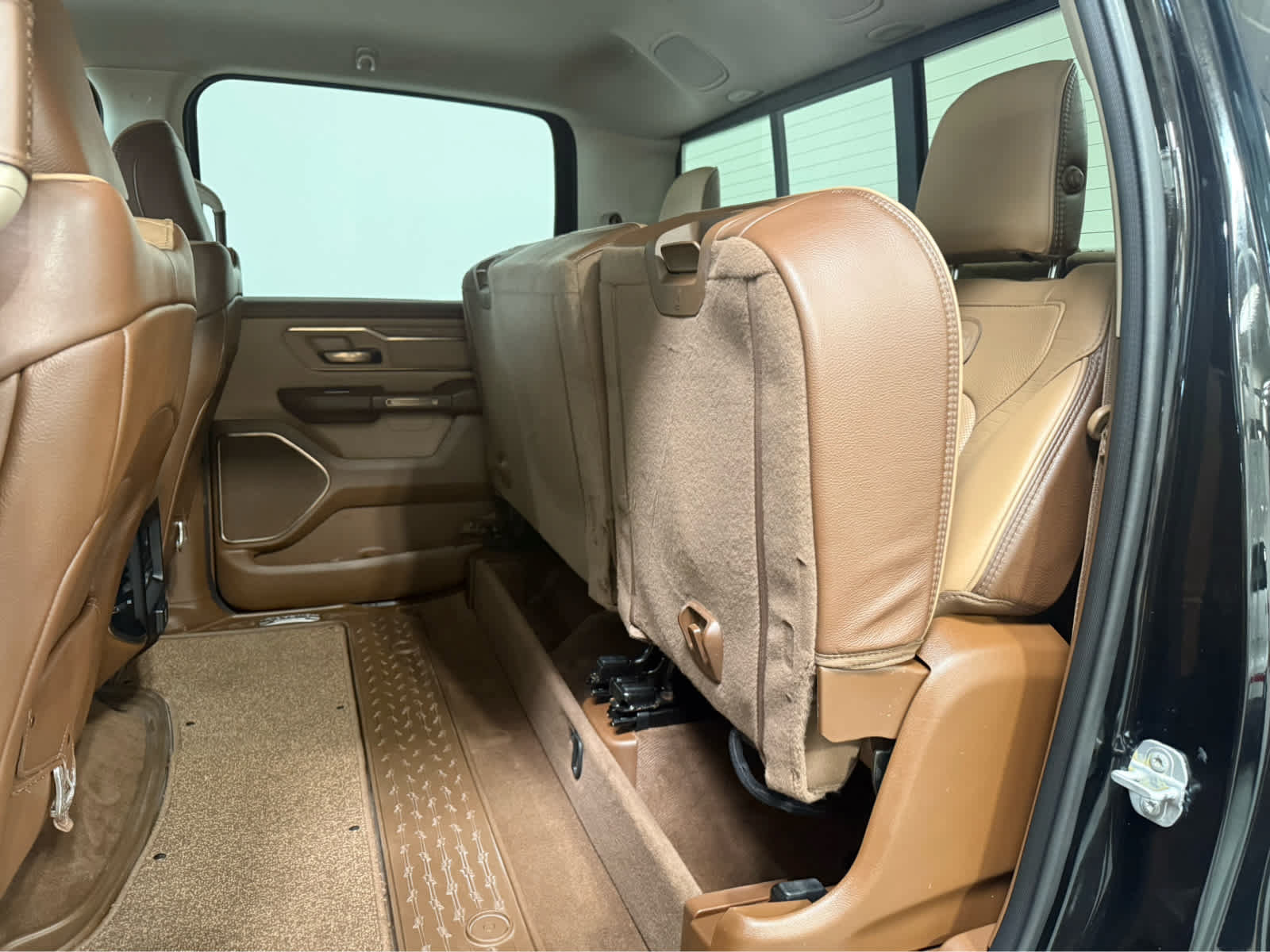 Used 2020 RAM 1500 Longhorn AWD/4WD image 15