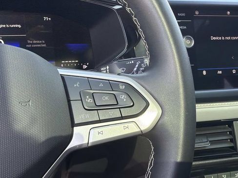 Certified 2024 Volkswagen Taos SE w/ Panoramic Sunroof Package FWD image 8